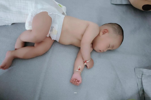 山南怀孕肚子撑的难受